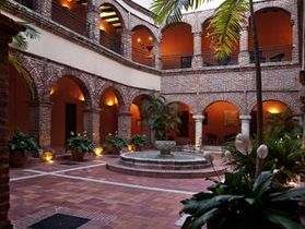 Hotel-Nicolas-de-Ovando-Exterieur